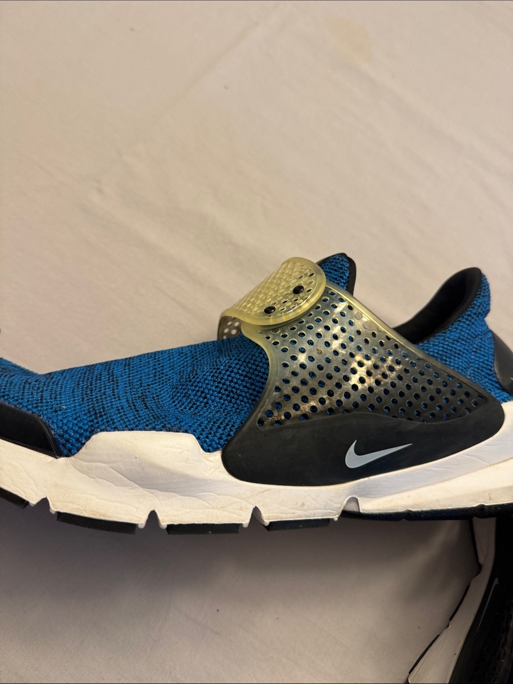 Nike mens Blue Slip-On Athletic Shoe